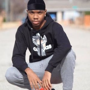 Meet your Posher, Tyron